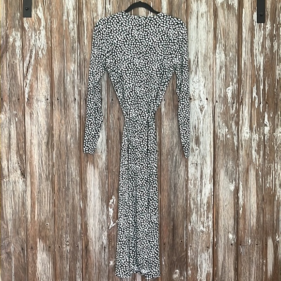 NWT DRAPER JAMES ROBIN LONG SLEEVE MIDI DRESS, size medium - Picture 4 of 5